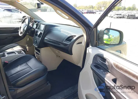 2014 Chrysler Town & Country Touring из США, поврежденный, VIN 2C4RC1BG5ER329613